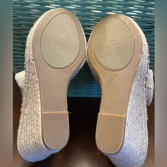 NWOT Sugar Cream Mules with Comfort Footbed - Picture 8 of 8